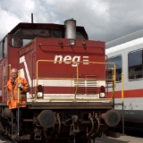 <font size="2">Eine der normalen Dieselloks der NEG. So sind es die Reisenden und Besucher dieser Schiffsanlegestelle gewohnt.<br />