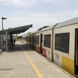 <font size="3"> Sa Pobla</font><br /><br /><br /><font size="2">Der Endbahnhof von sa Pobla. Zwei Gleise, ein Bahnsteig, das zweite Gleis liegt hinter dem Zug. <br /><br />Im Bericht Mallorca 2011 ist noch ein wenig mehr von diesem Bahnhof zu sehen.<br /><br /><br />