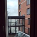 ... Aber die Aussicht aus dem 6. Stock ist nicht gerade berauschend :-(( Trotzdem war das Zimmer recht groß, aber die Badausstattung schon reichlich alt (70er Jahre-Chick).
